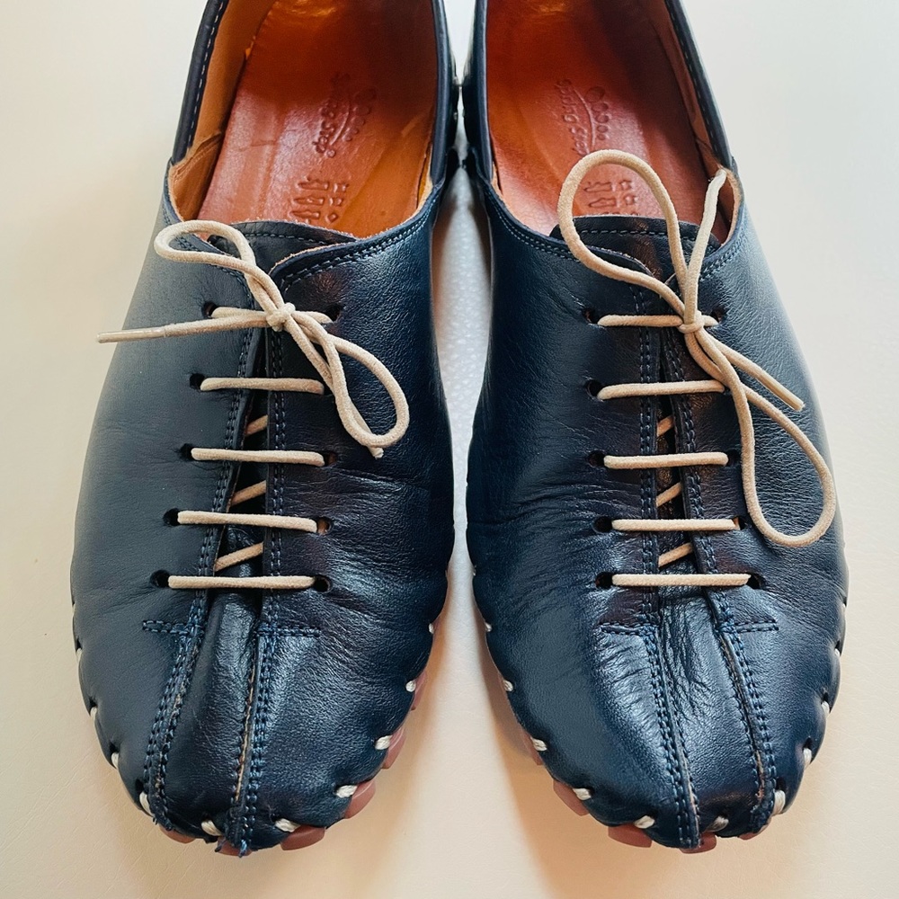 Spring Step Leather Shoes - size 40